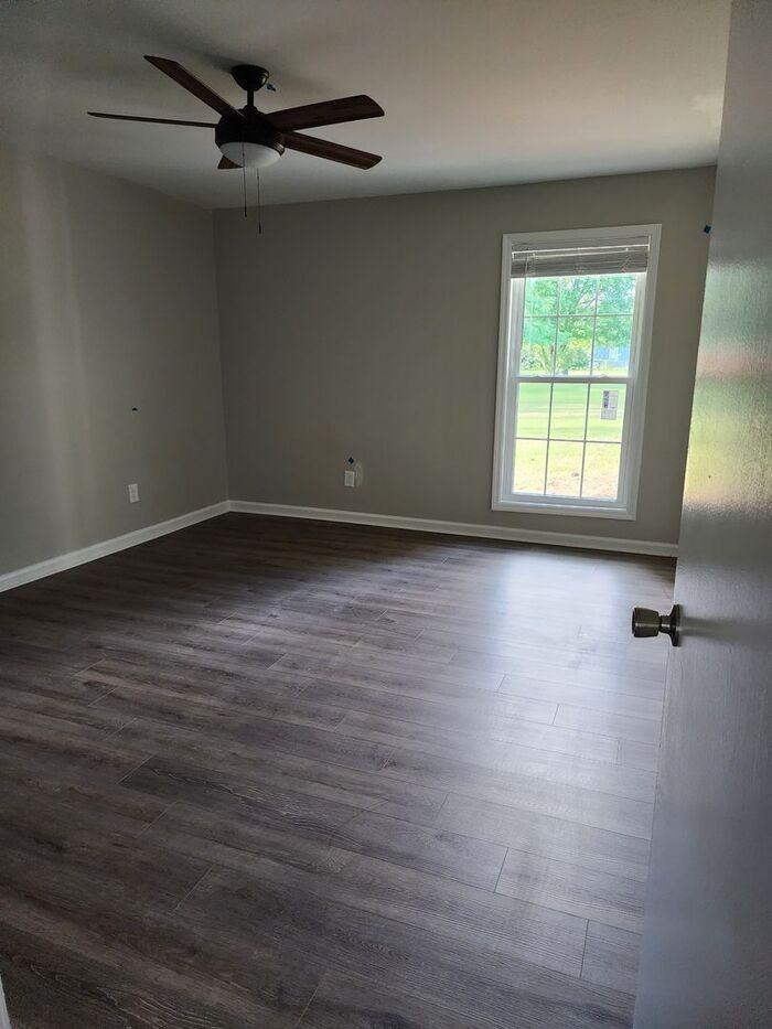 6469 Rockford Dr - Photo 5 of 8