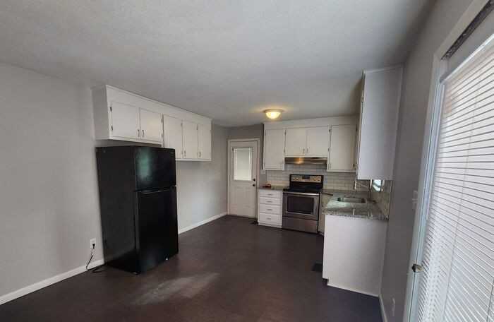 7547 Decatur Dr - Photo 4 of 15