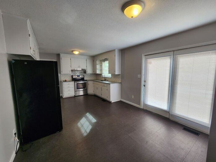 7547 Decatur Dr - Photo 5 of 15