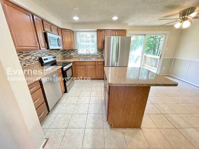 3324 Rollingwood Dr - Photo 2 of 35