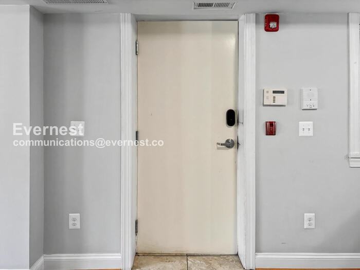 2438 Callow Ave - Photo 3 of 24