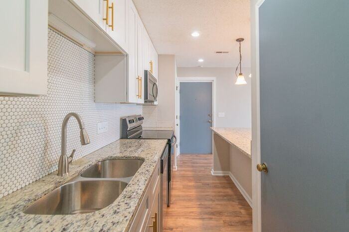 6112 Meadow Rose Ln - Photo 2 of 33