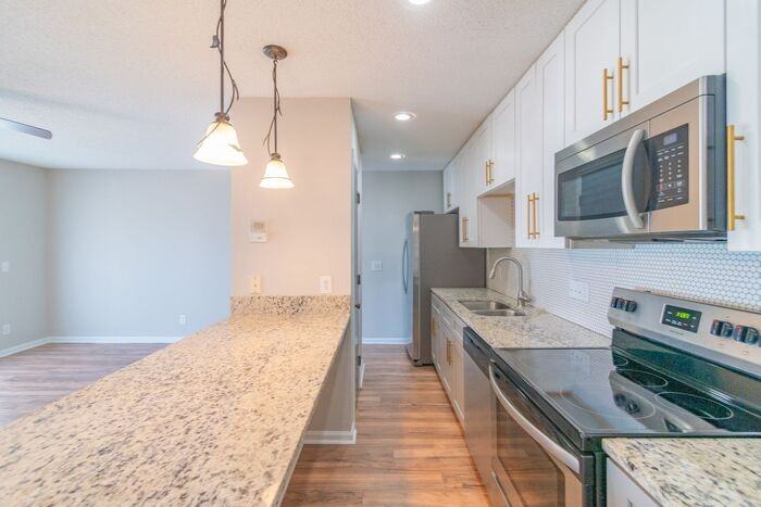 6112 Meadow Rose Ln - Photo 5 of 33