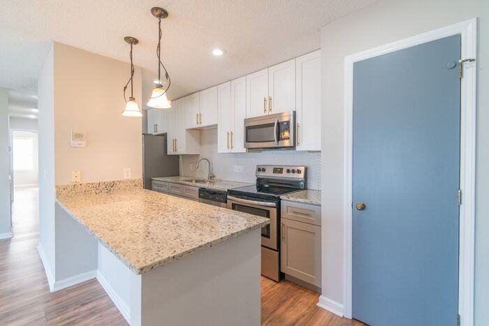 6112 Meadow Rose Ln - Photo 6 of 33