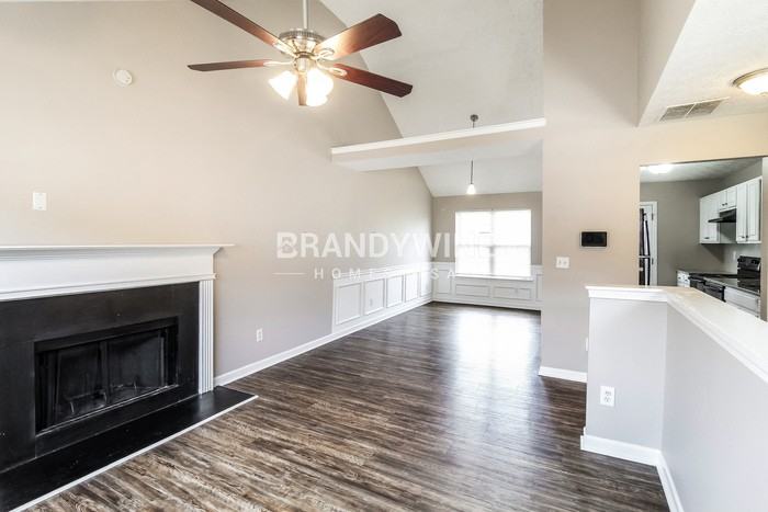 2532 Brookgate Xing - Photo 4 of 23