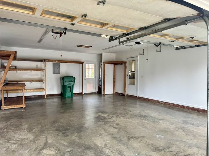 3004 Southampton Dr - Photo 3 of 23