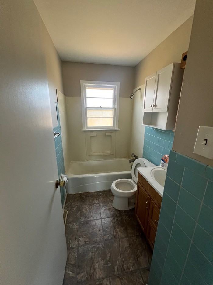 11121 Florence Ave - Photo 5 of 9