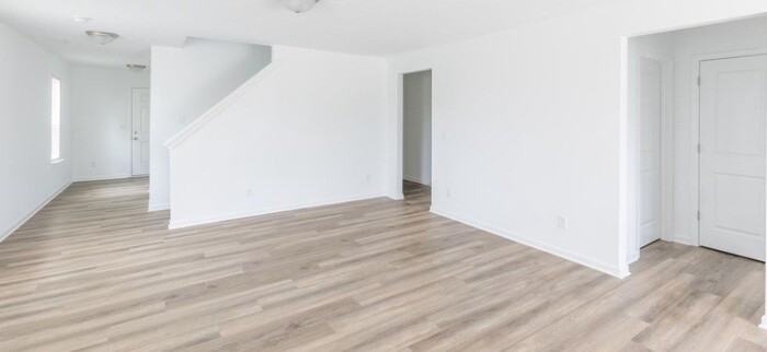 1111 Cobra Dr - Photo 3 of 15