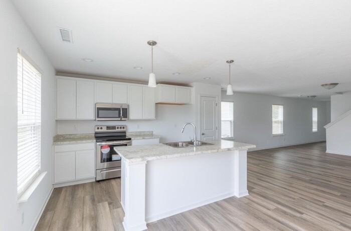 1111 Cobra Dr - Photo 6 of 15