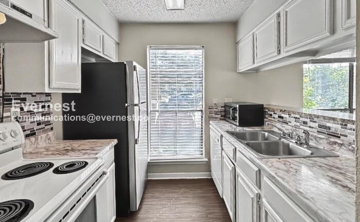 3729 Thistlemont Dr - Photo 3 of 22