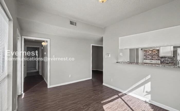 3729 Thistlemont Dr - Photo 5 of 22