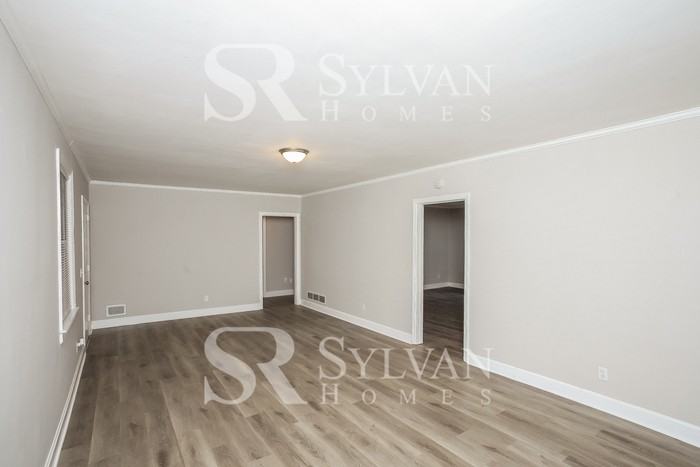 752 Shull St - Photo 5 of 16