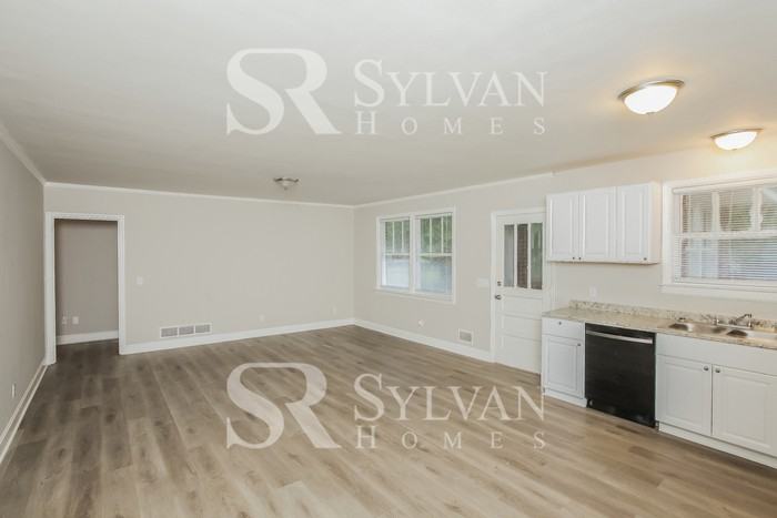 752 Shull St - Photo 6 of 16