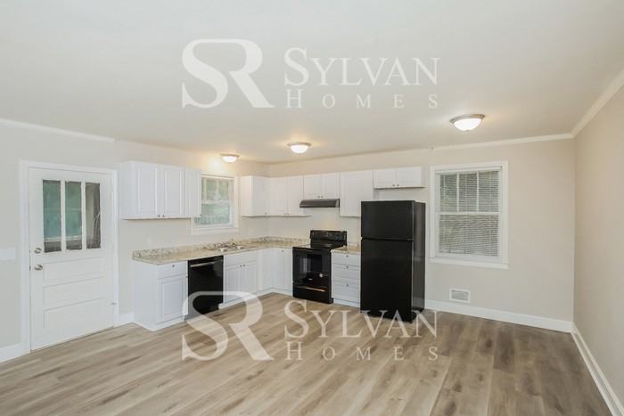 752 Shull St - Photo 7 of 16