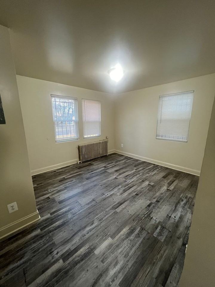 1615 1615 Olive St SE - Photo 3 of 8