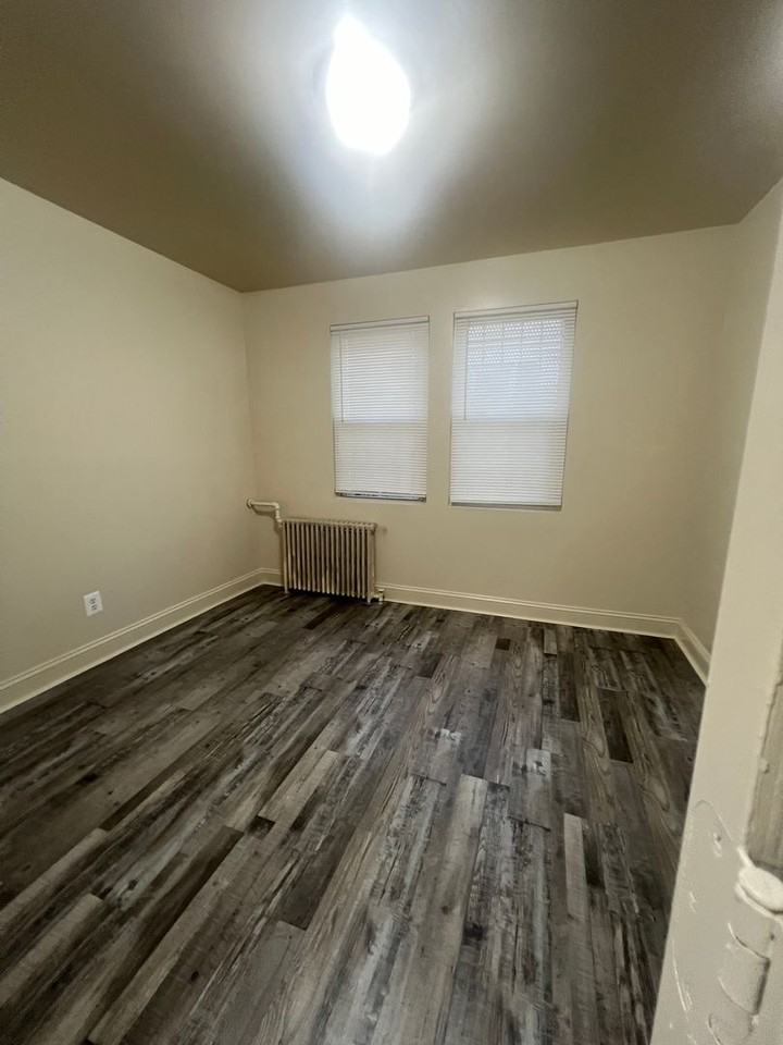 1615 1615 Olive St SE - Photo 5 of 8