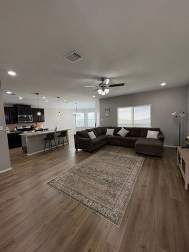 400 Paddock Ln - Photo 2 of 12