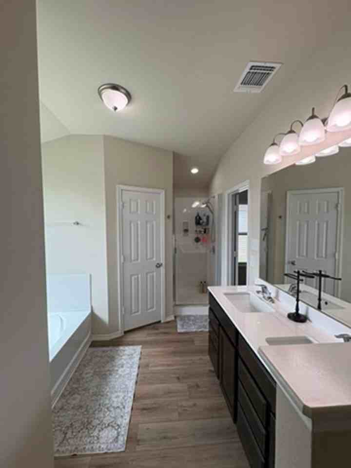 400 Paddock Ln - Photo 6 of 12