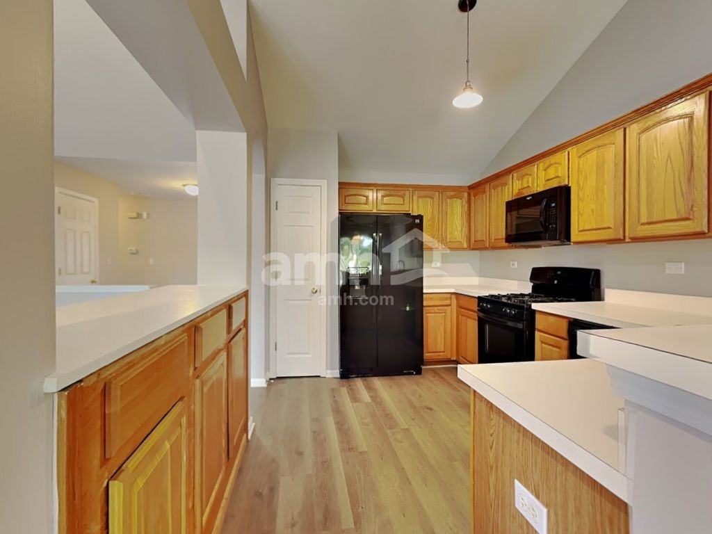 2992 Waters Edge Cir #NA - Photo 2 of 19