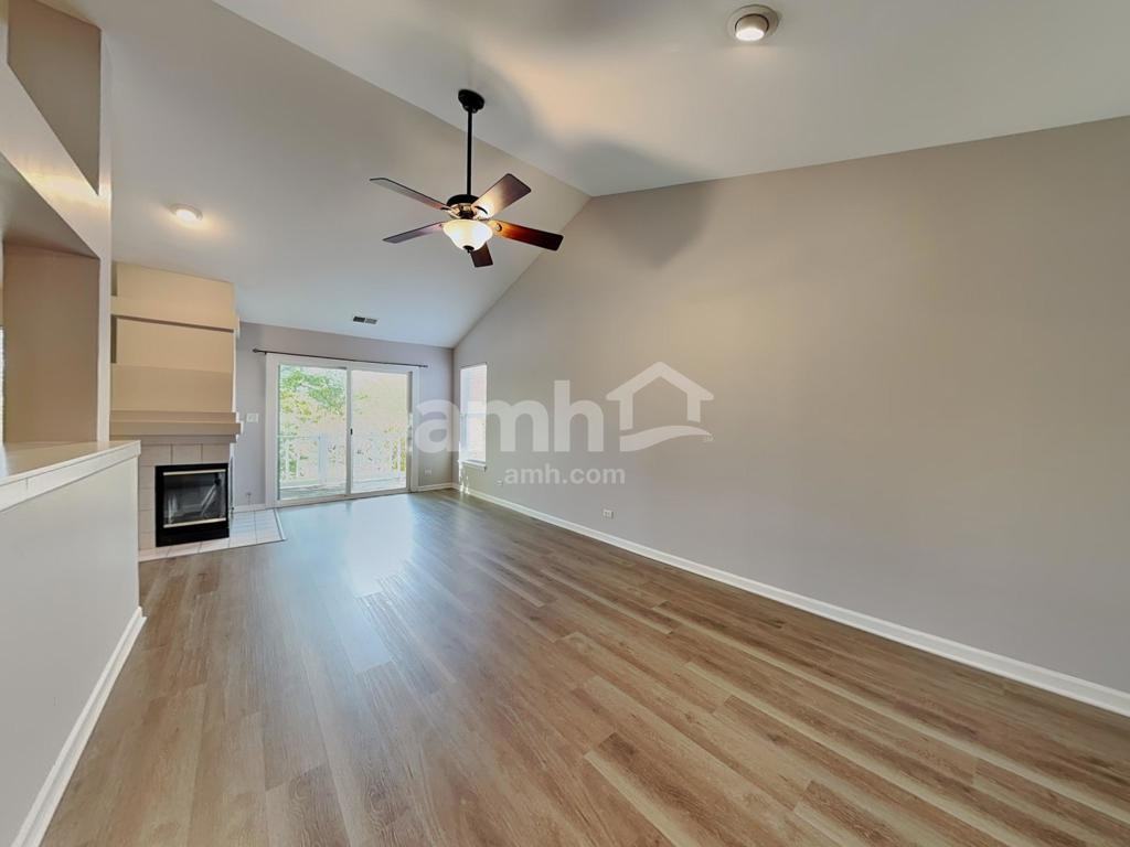 2992 Waters Edge Cir #NA - Photo 5 of 19