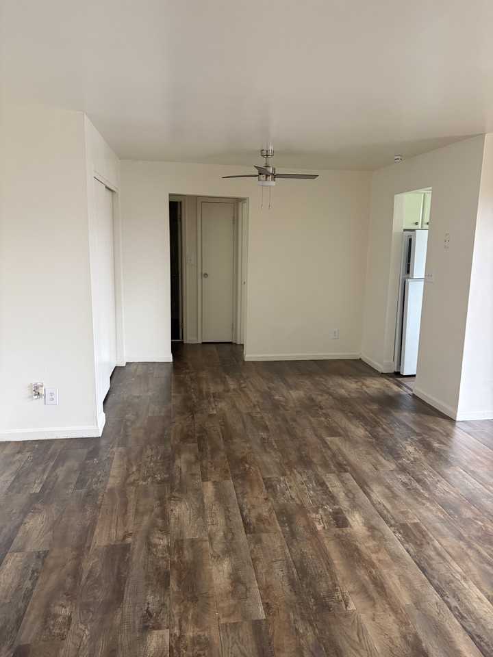 4045 Reading Rd #6 - Photo 2 of 7