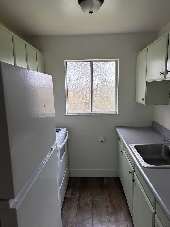 4045 Reading Rd #6 - Photo 4 of 7