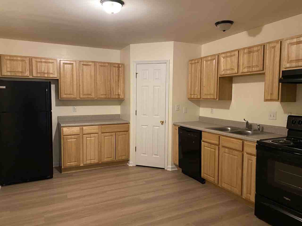 1515 W Pacific St #202 - Photo 3 of 3