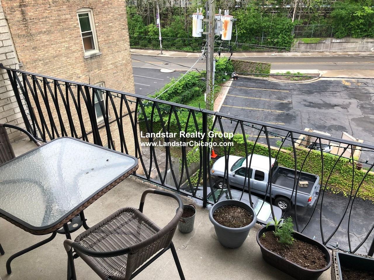 1326 Chicago Ave #404 - Photo 3 of 14