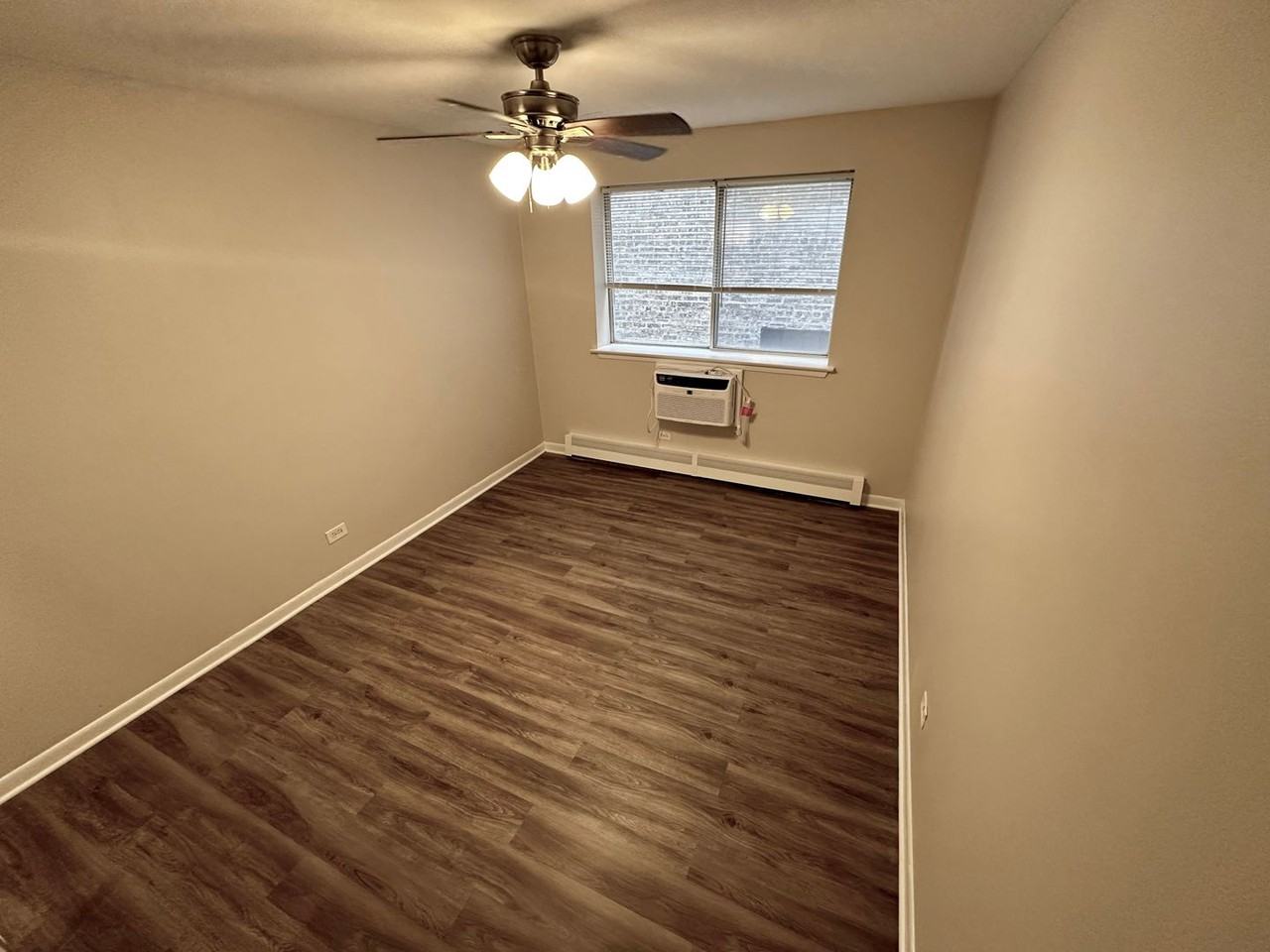 7334 N Ridge Blvd #207 - Photo 6 of 12