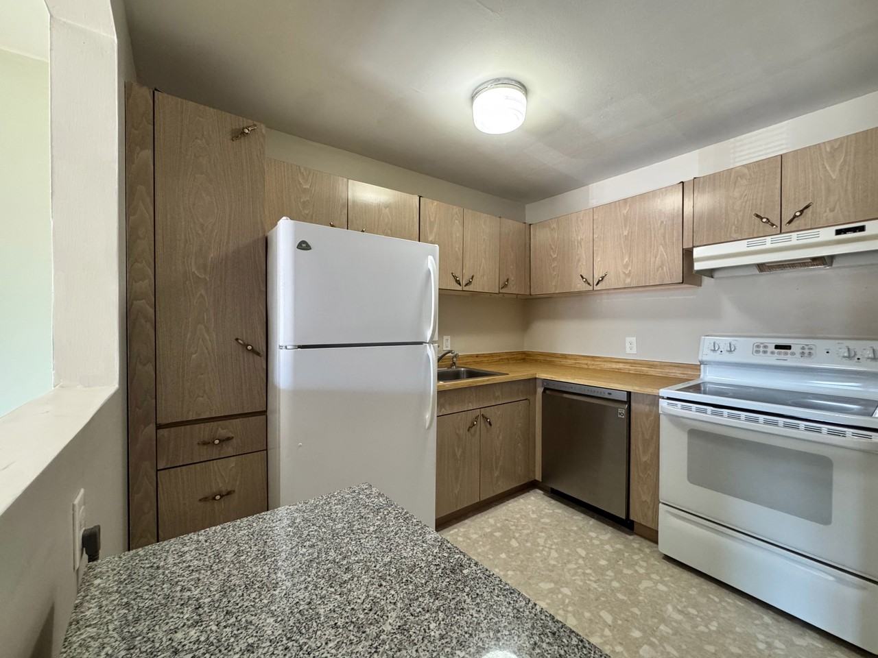 32 Park Avenue Ct #3 - Photo 4 of 17