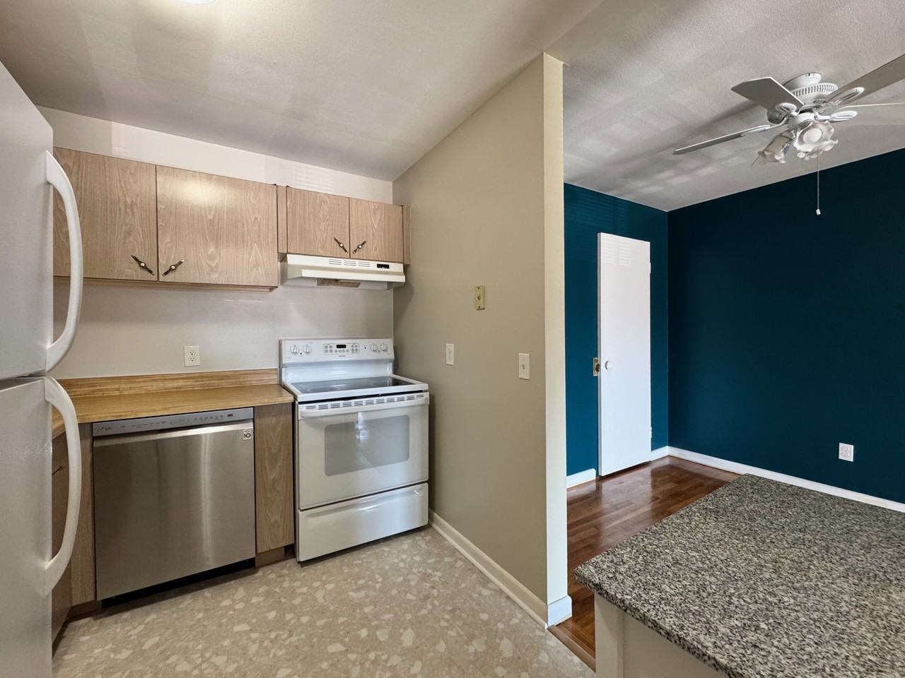 32 Park Avenue Ct #3 - Photo 5 of 17