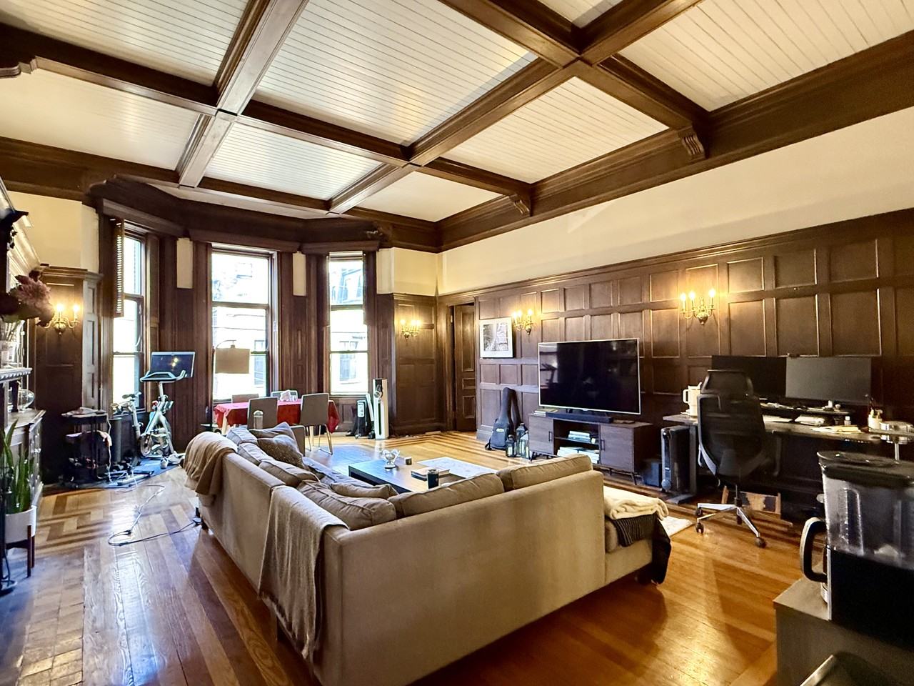 317 Commonwealth Ave #1R - Photo 2 of 15