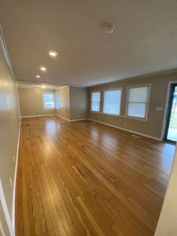 1901 Crestview Dr #NA - Photo 3 of 22