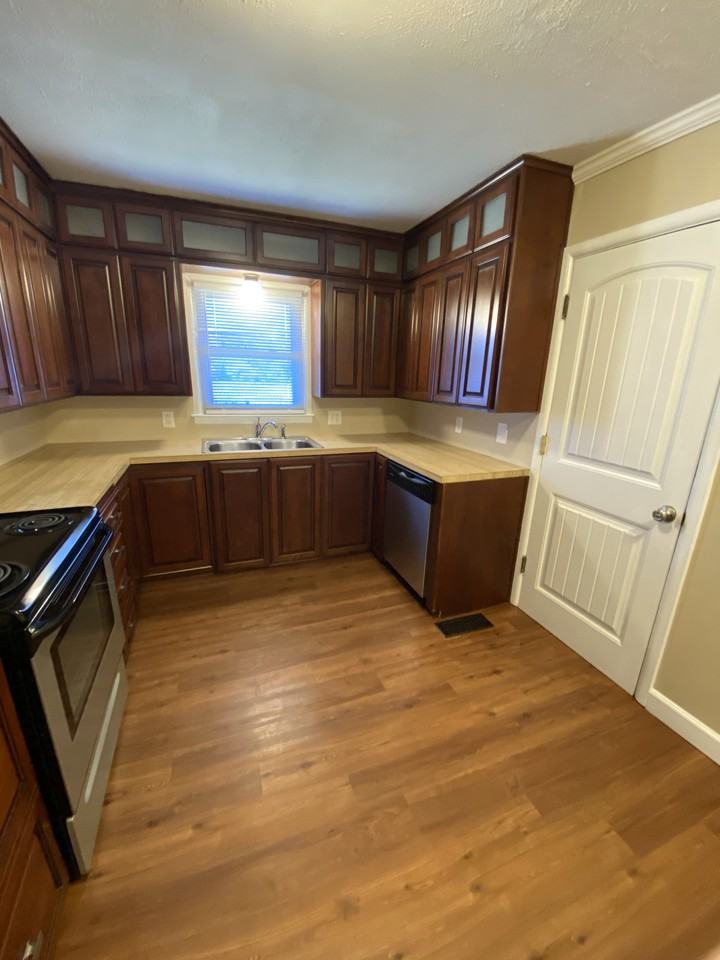 1901 Crestview Dr #NA - Photo 6 of 22