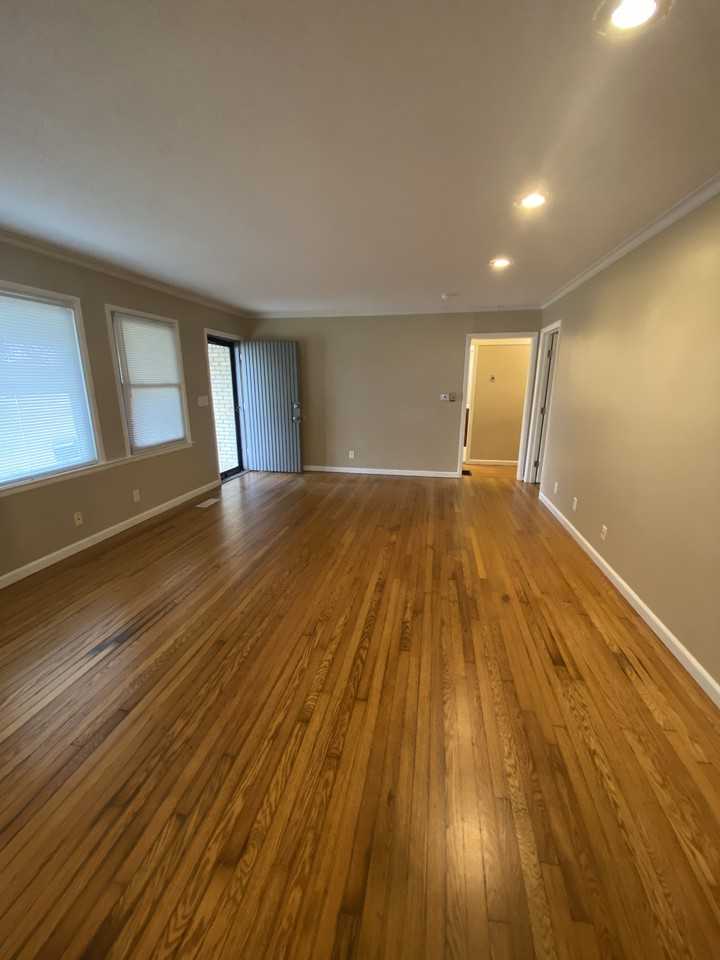 1901 Crestview Dr #NA - Photo 7 of 22