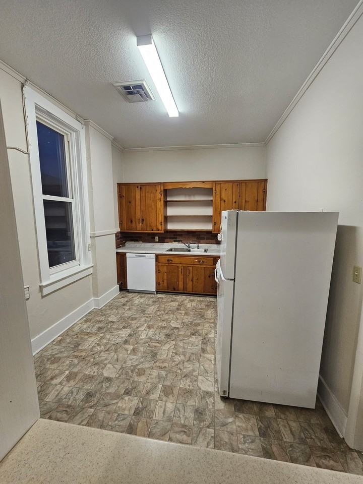 211 S Main St #1-2 - Photo 6 of 6