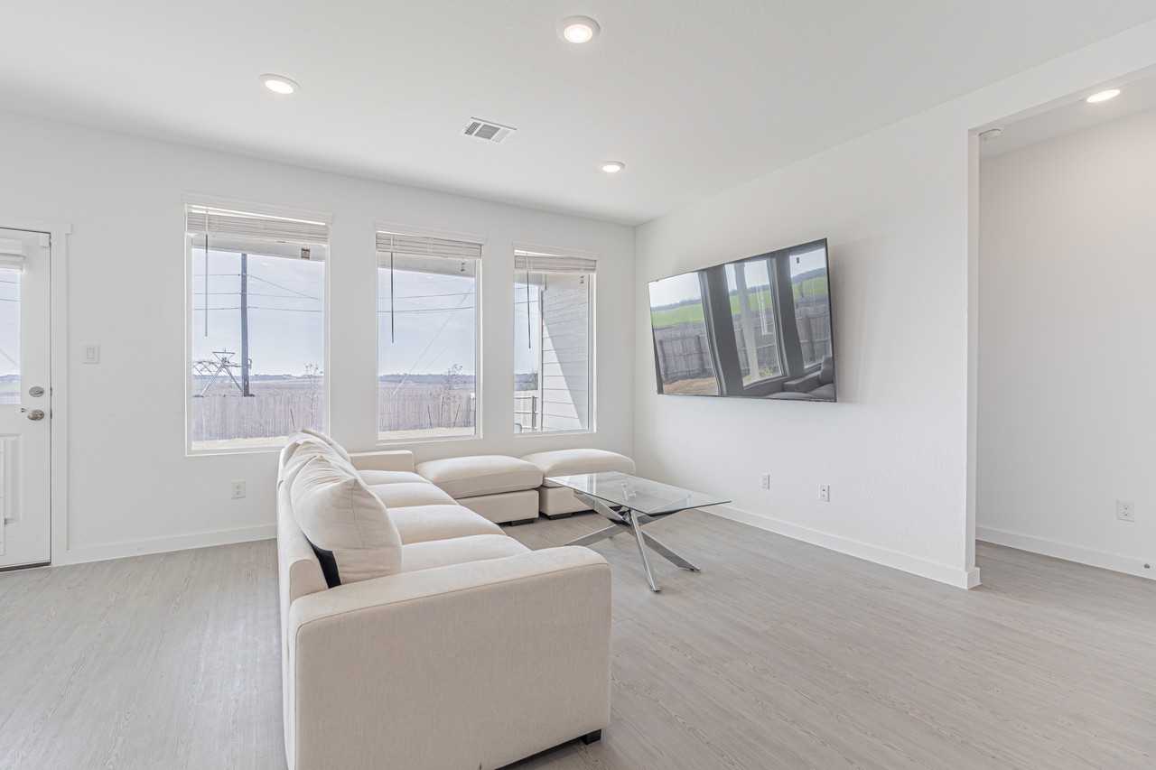 14212 Hertford Shire #NA - Photo 4 of 38