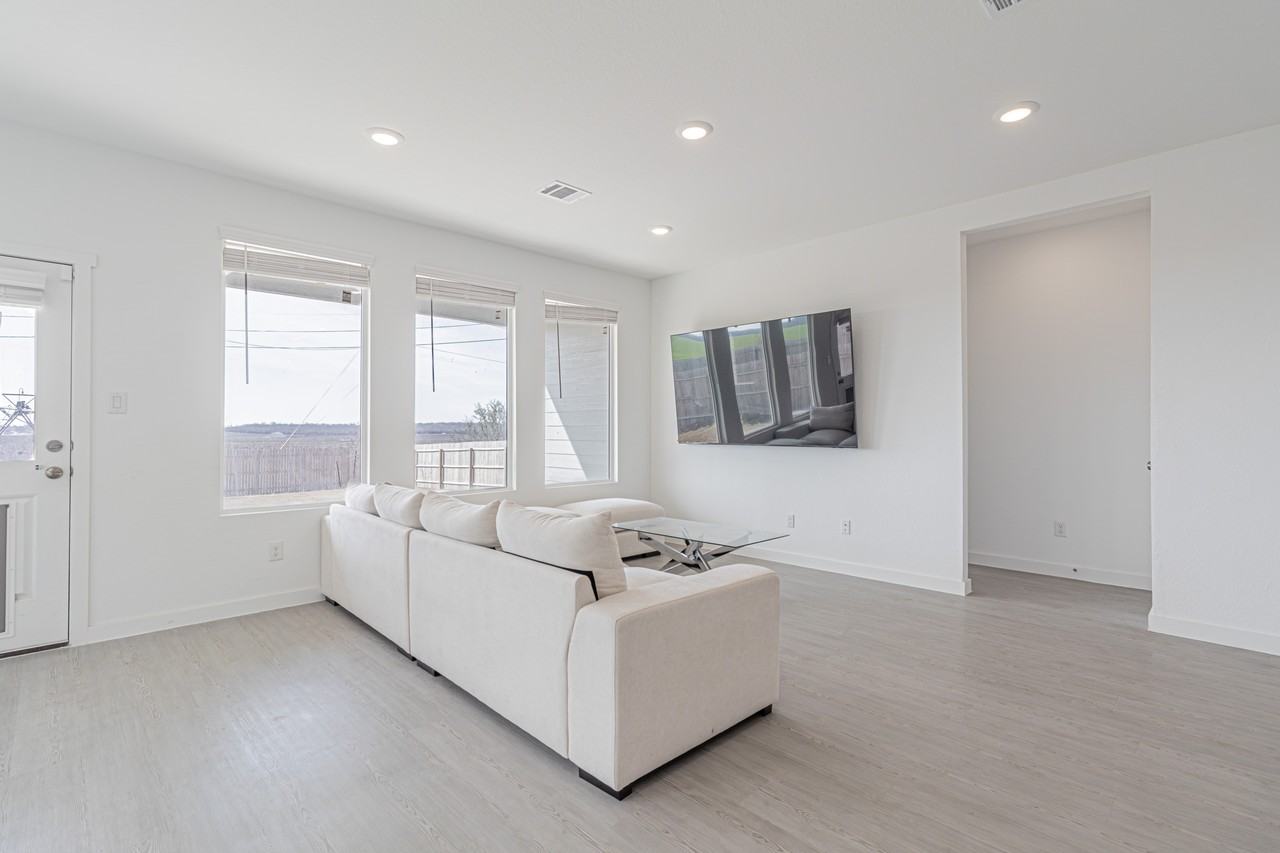 14212 Hertford Shire #NA - Photo 5 of 38