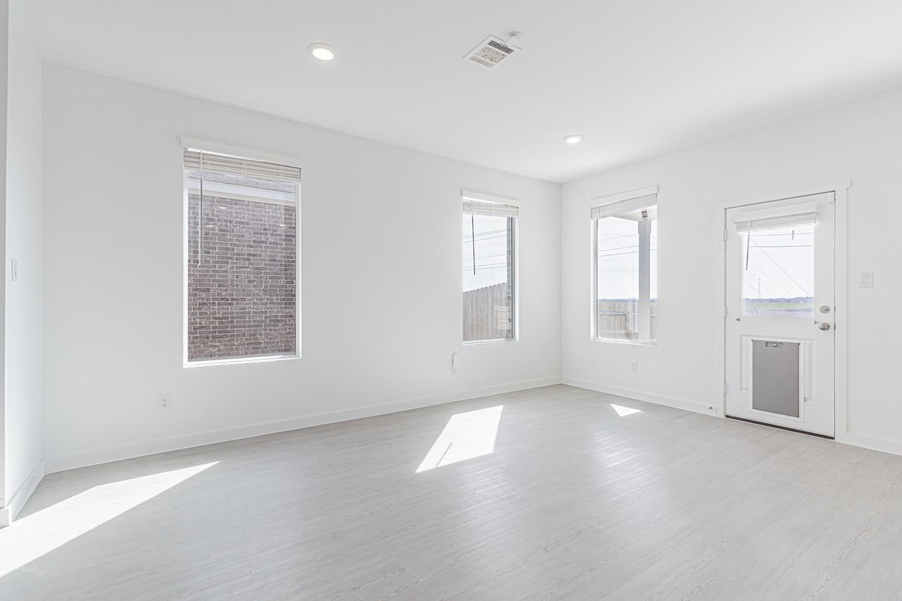 14212 Hertford Shire #NA - Photo 7 of 38