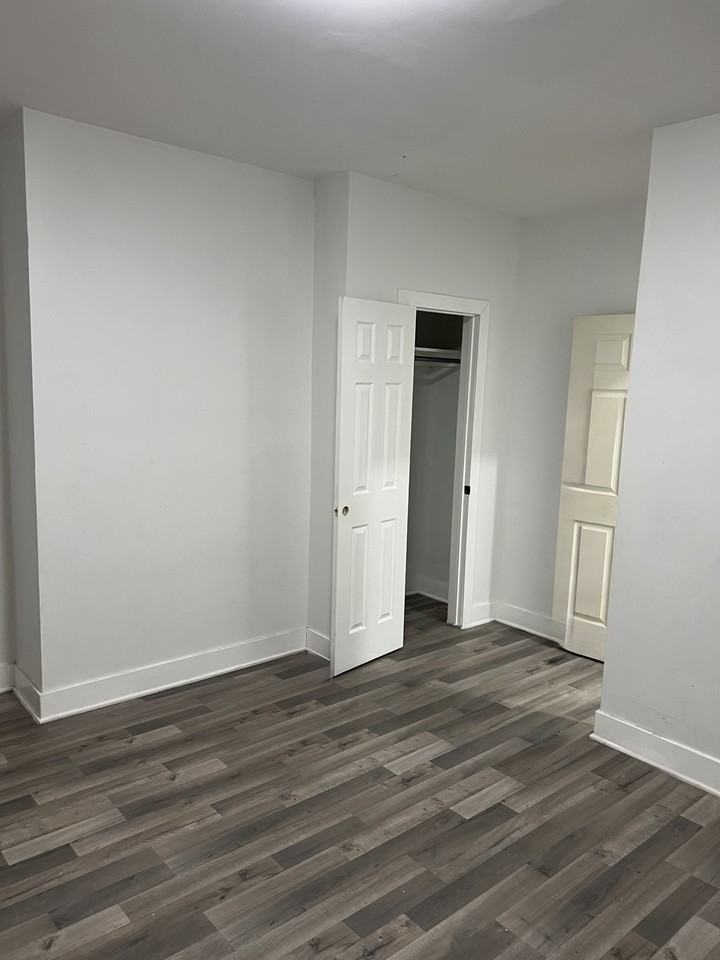 150 Court St #1 - Photo 5 of 6