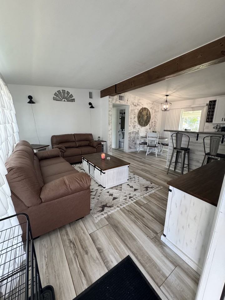 241 Dalton Blvd #NA - Photo 3 of 18