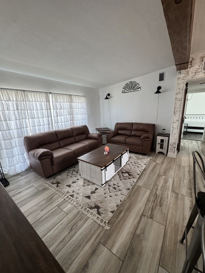 241 Dalton Blvd #NA - Photo 4 of 18