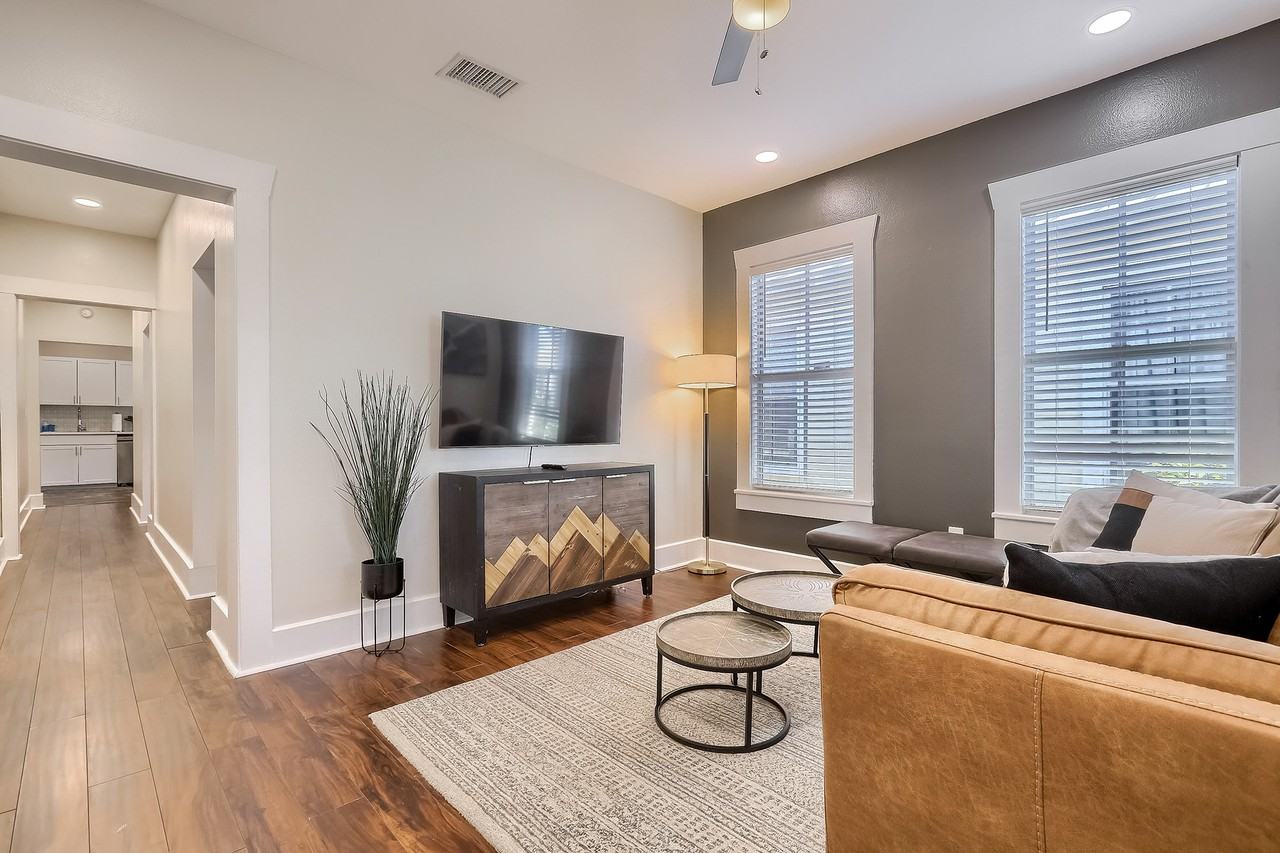 1823 E 4th Ave #DEN - Photo 4 of 20