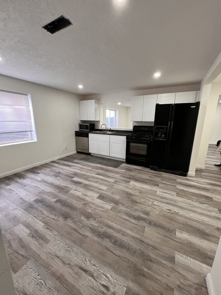 4904 W Wild Acres Dr #2 - Photo 2 of 16