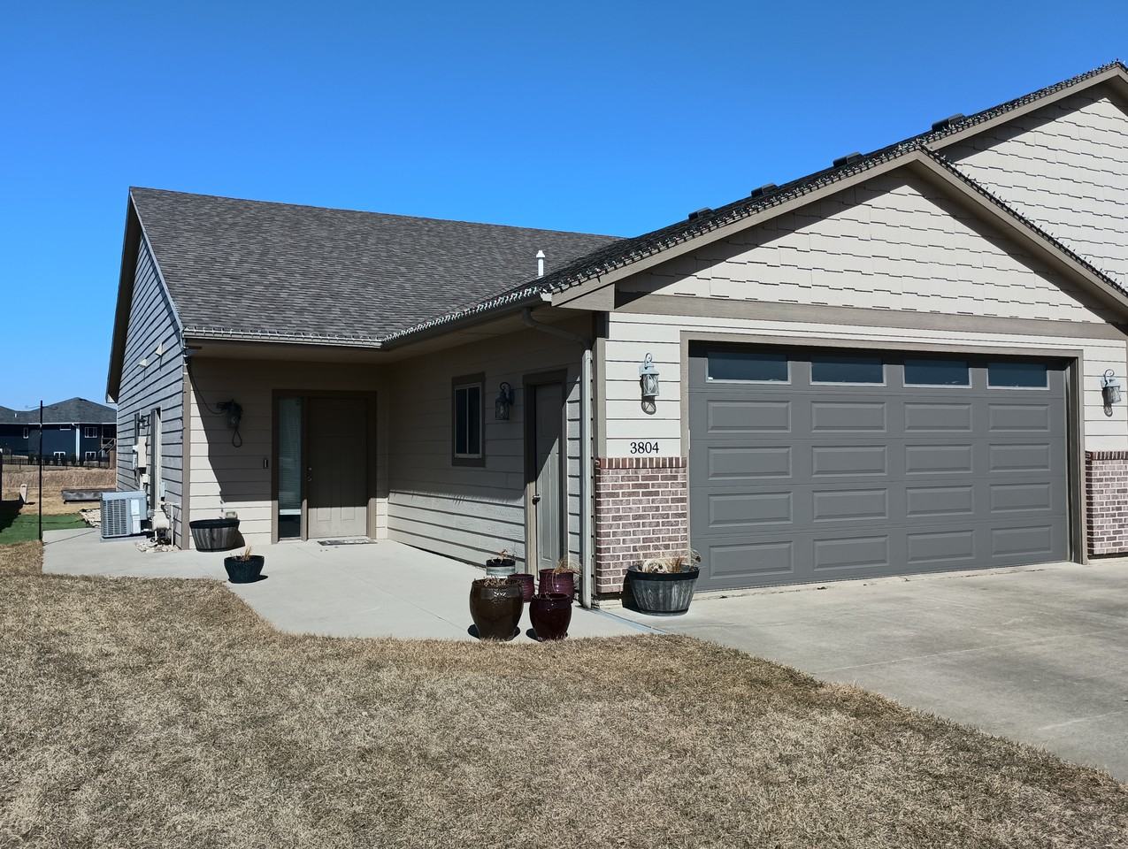 3804 E Brewster St #3804 - Photo 2 of 30