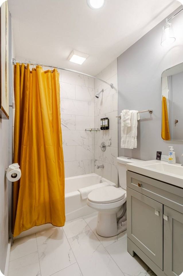 2213 E 7th St #101 - Photo 7 of 11