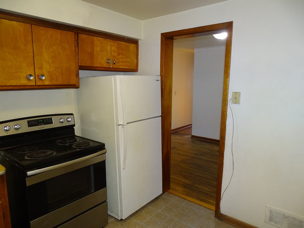 603 W Maumee St #1 - Photo 5 of 10