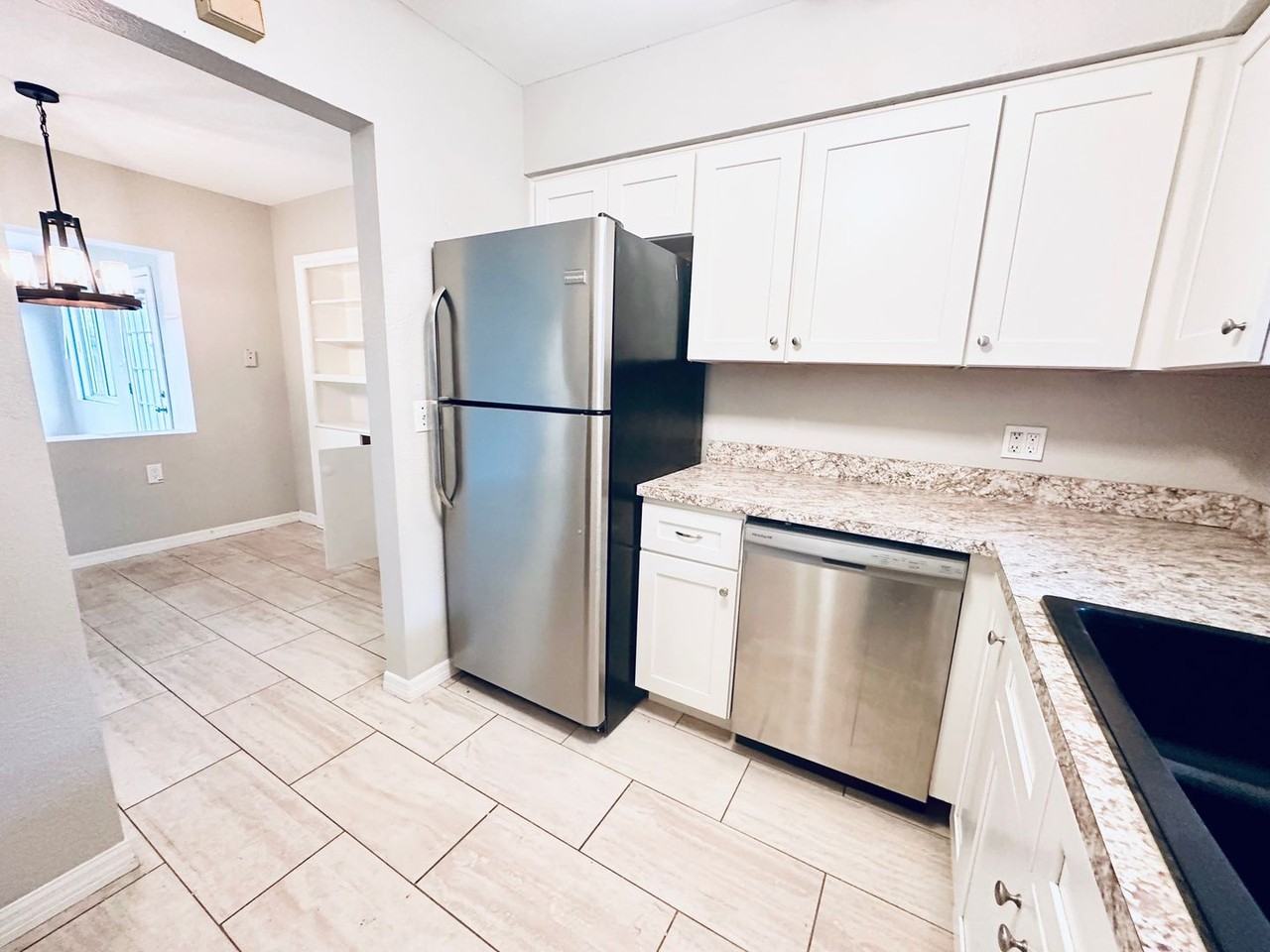 1619 Pinewood Dr - Photo 4 of 16