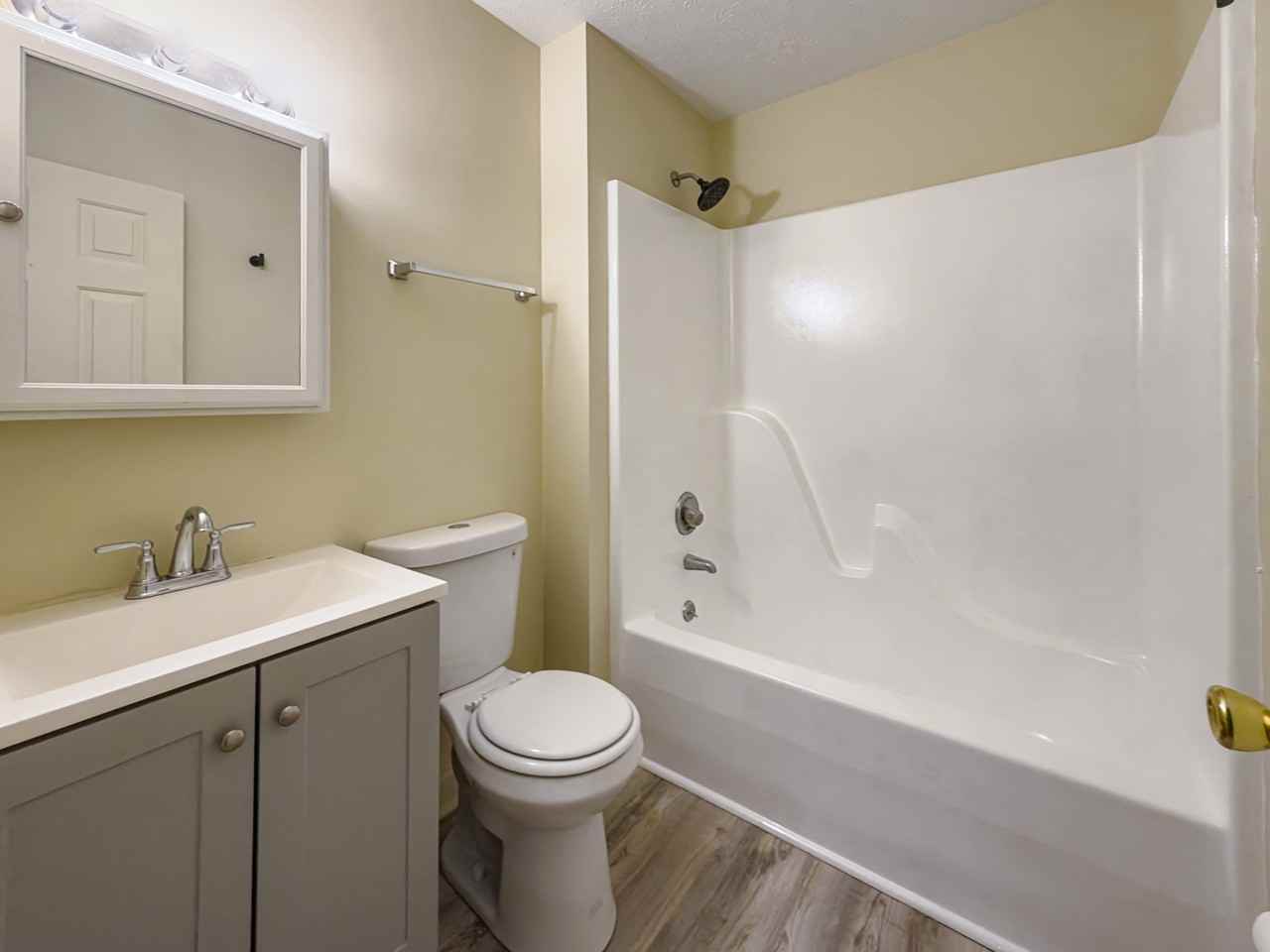 4625 Towne Square Ct #11 - Photo 5 of 9