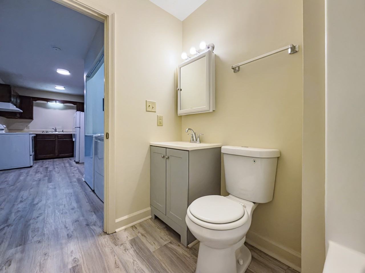 4625 Towne Square Ct #11 - Photo 6 of 9